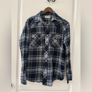 Wrangler Men's Navy and White Plaid Shirt